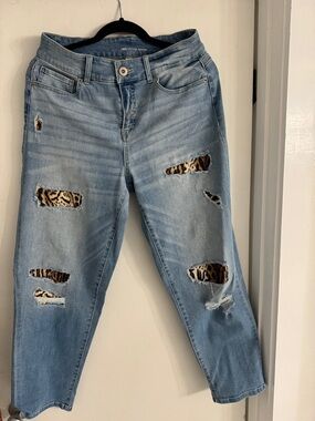 Inc Boyfriend Light Blue Distressed Women’s Jeans with Leopard Patch